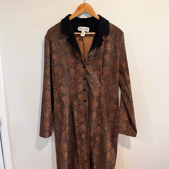 Ronni Nicole Jackets & Blazers - Vintage 1990’s Ronni Nicole by Ouida Snake-Print Jacket🐍